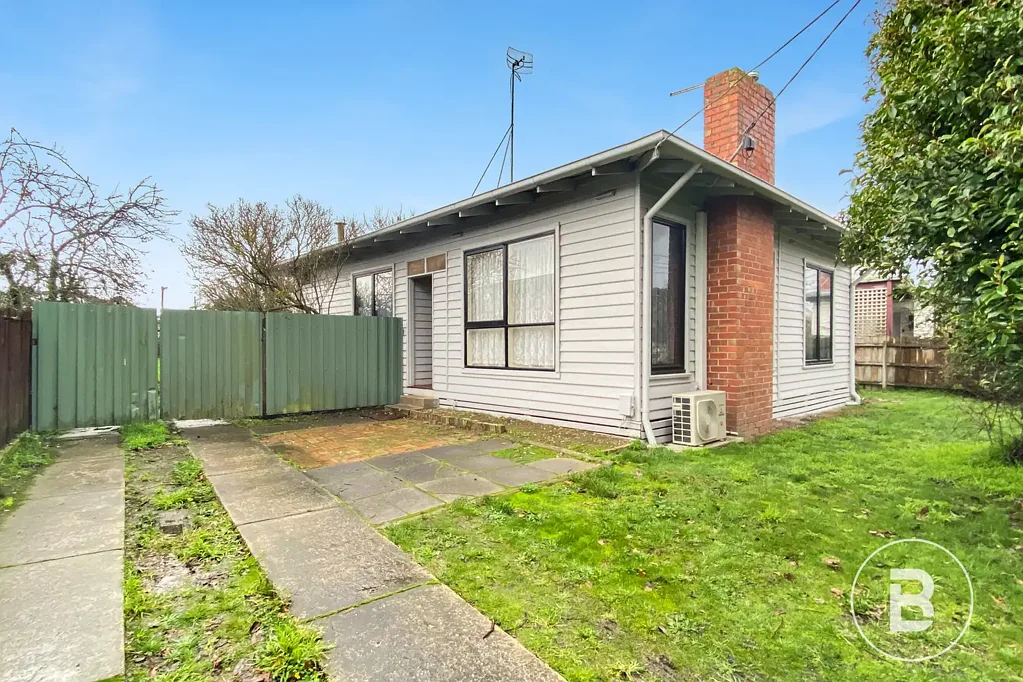 AFFORDABLE THREE BEDROOM WENDOUREE PROPERTY