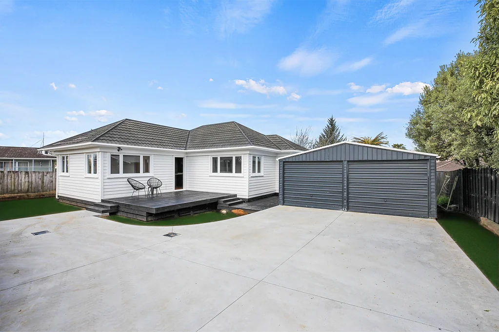 Cambridge 3ਬੈੱਡਰੂਮ Entry level, renovated character bungalow!