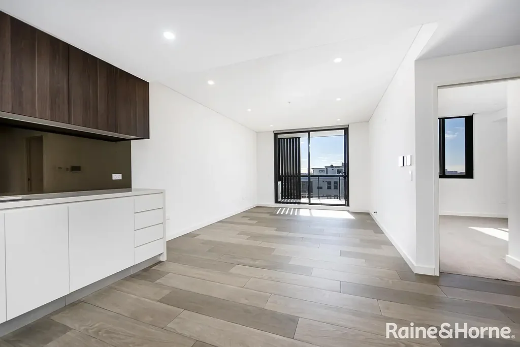 Modern One Bedroom Apartment with City Views