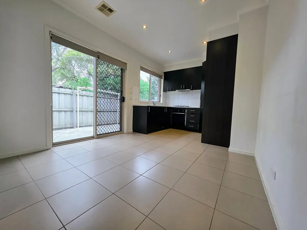Cosy Unit to call home