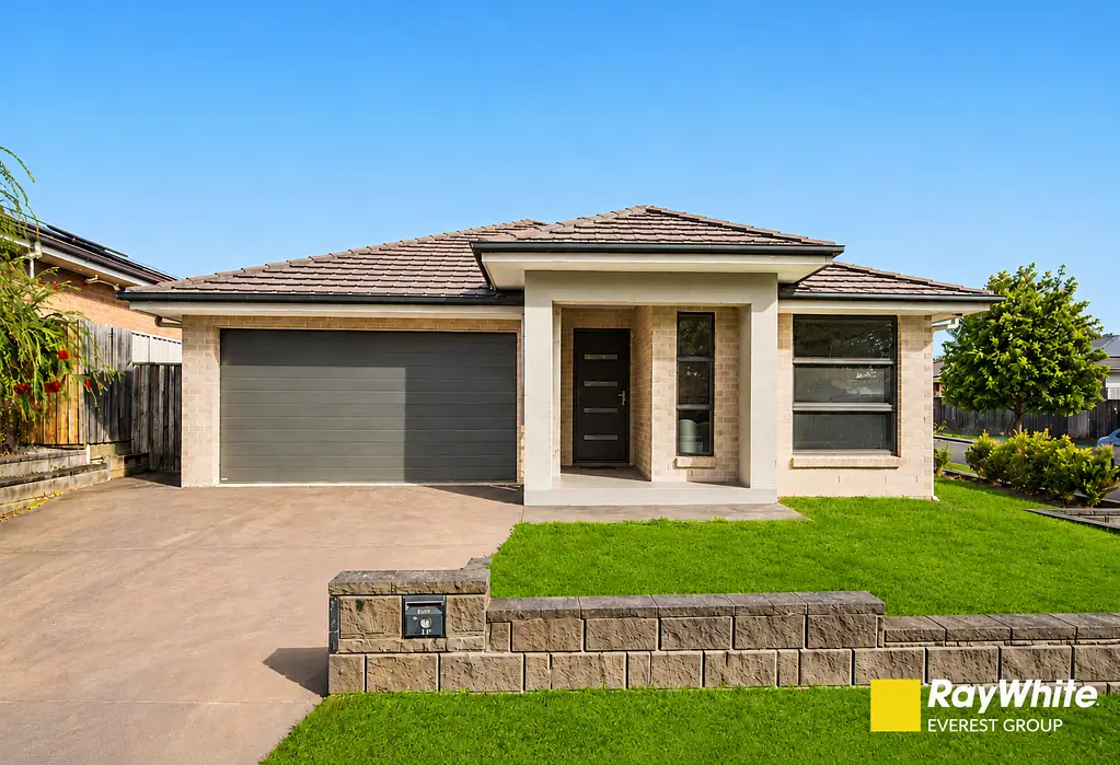 Oran Park 5房 宽敞朝北家庭住宅，坐拥535平方米街角地块 Spacious North-Facing Family Home on a 535sqm Corner Block