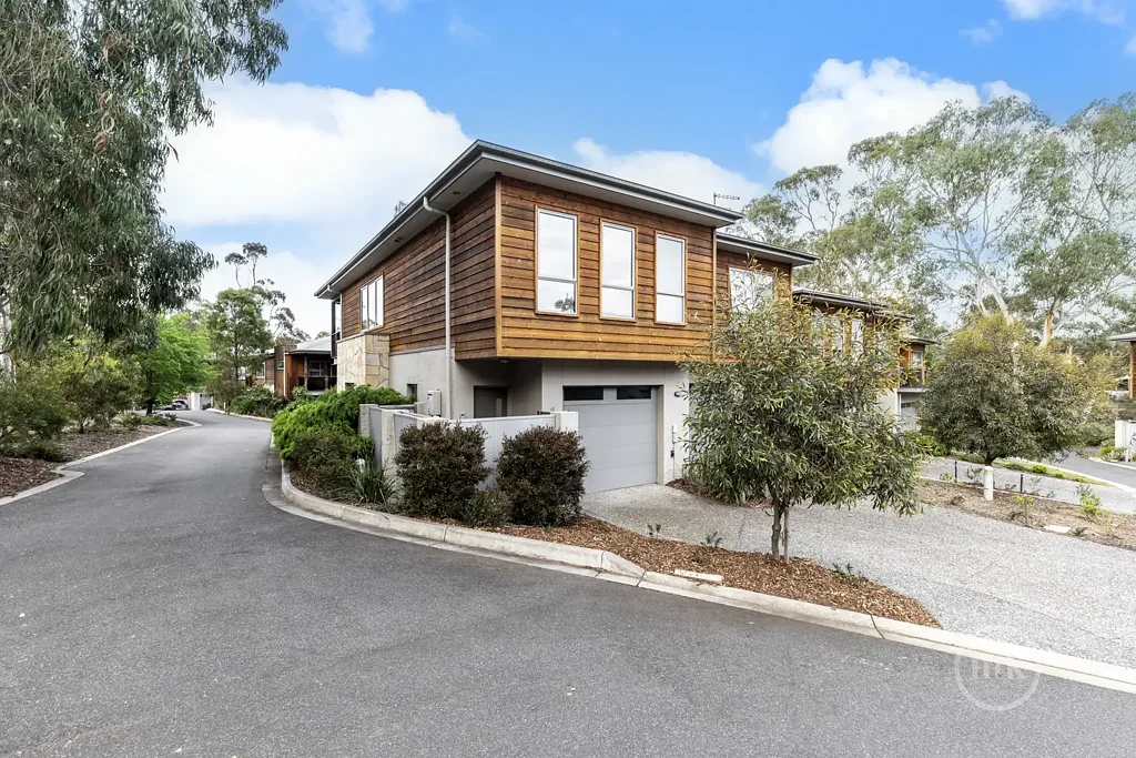 1 Brushtail Close, Eltham North, VIC 3095, 2 Bedrooms, 2 Bathrooms, House