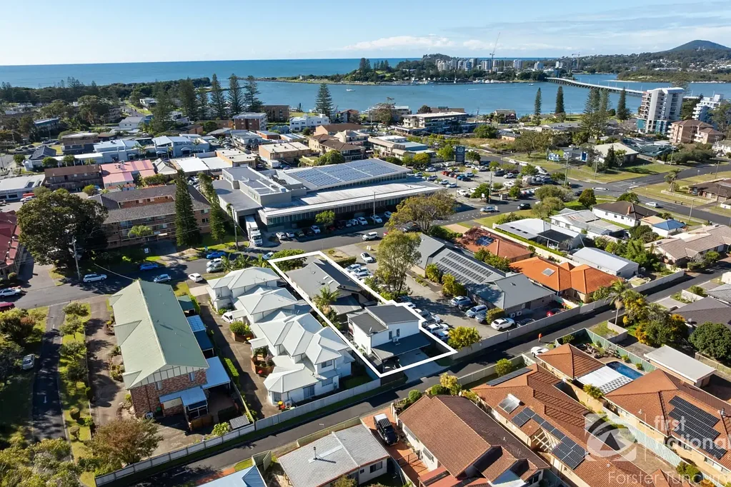 Tuncurry 7غرفة نوم Two Modern Dwellings, MU1 Zoning & Development Potential in Central Tuncurry