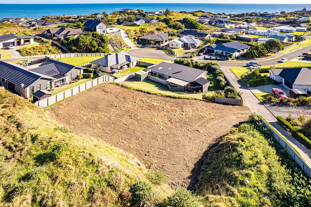 Castlecliff Build the life you deserve at Golf Vue Place