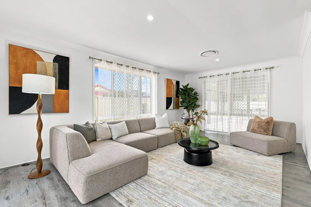 Calamvale 5房 立即行动：Maywood 上占地 1,032 平方米的平坦地块，带侧面通道 Make Your Move: Side Access to 1,032m2 Level Block on Maywood with Granny Flat Potential