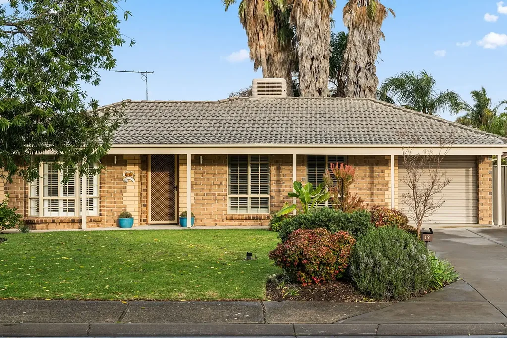 Woodcroft 3Zimmer Effortless Living in a Peaceful Woodcroft Setting.