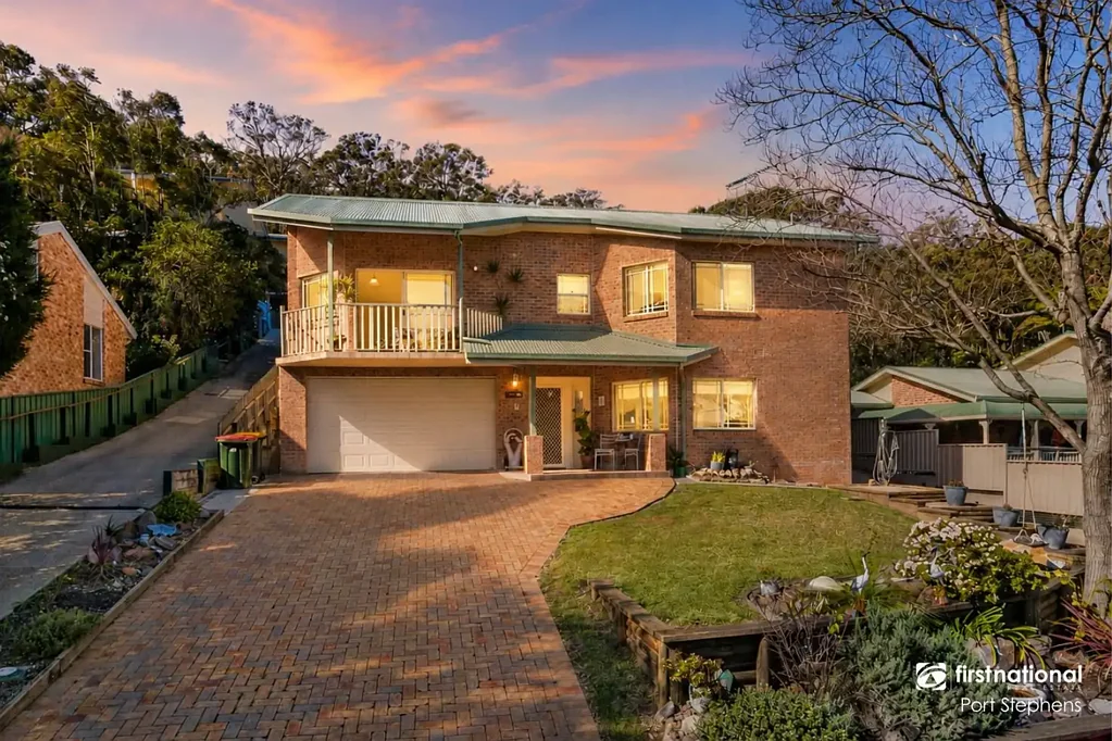Nelson Bay 4कमरा A VERSATILE COASTAL HOME IN NELSON BAY WITH MULTIPLE LIVING ZONES