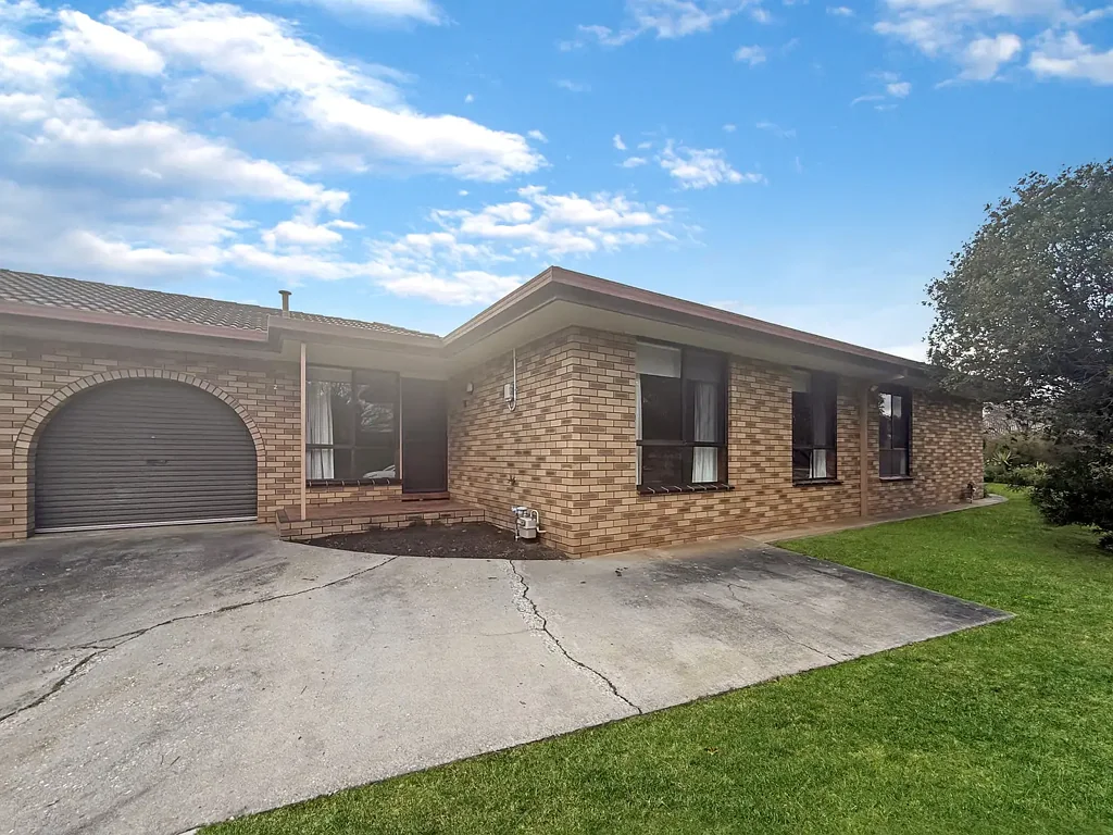 Comfortable Two-Bedroom Home with Enclosed Yard