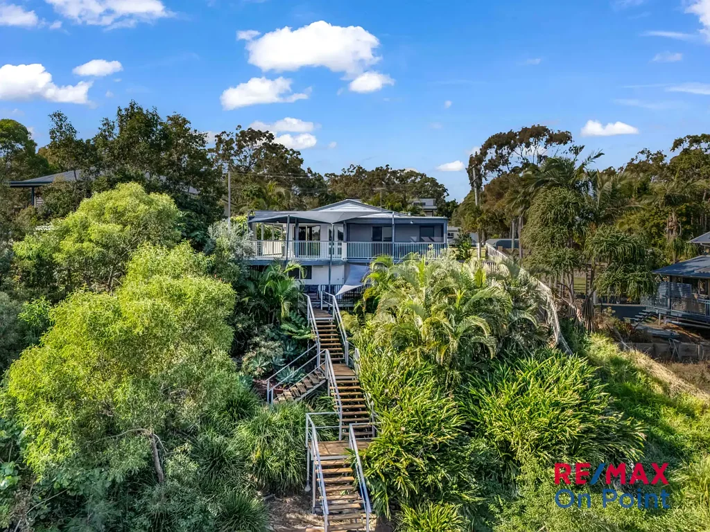 Macleay Island 2房 在专属的佩鲁尔帕岛滨水而居 - 尽享佩鲁尔帕湾的绝佳景致 Waterfront Living on Exclusive Perulpa Island - Exceptional Views Across Perulpa Bay