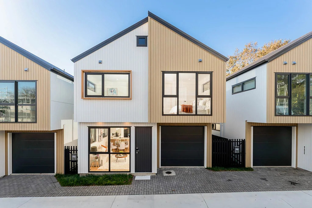 Te Atatu Peninsula 3房  Standalone with garage!