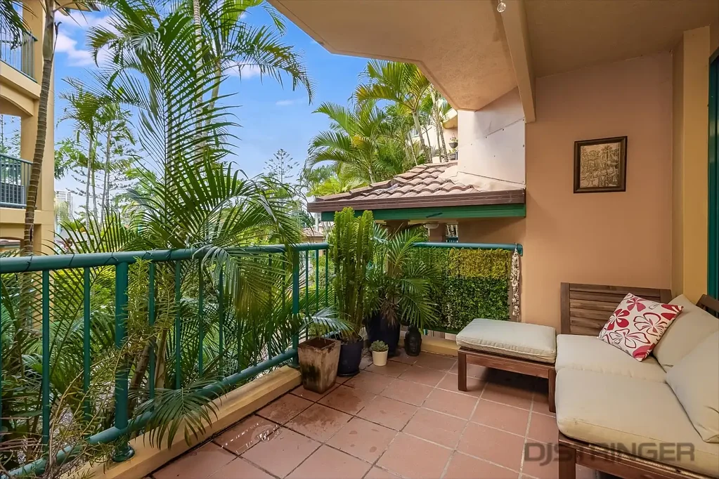 Coolangatta 2ਬੈੱਡਰੂਮ TROPICAL RESORT STYLE LIVING – in the heart of town'