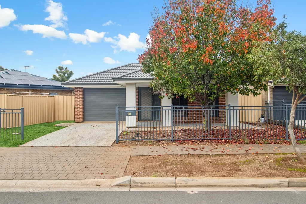 Smithfield Plains 4Phòng ngủ Modern Family Living in a Convenient Location