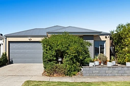9 Firebird Street, Cranbourne East