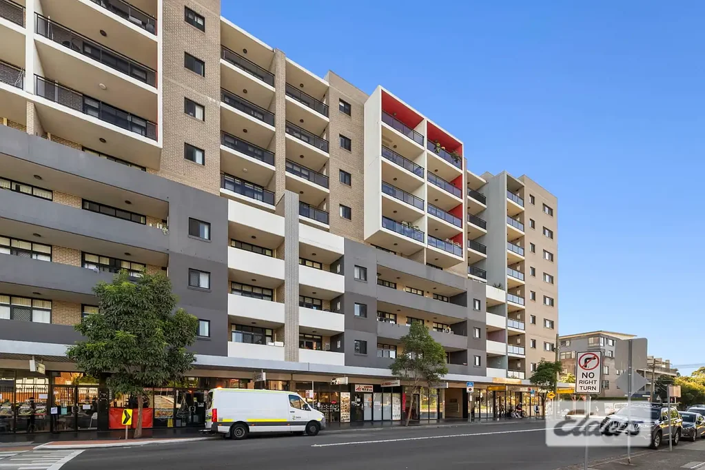 Lidcombe 2Phòng ngủ SPACIOUS 142SQM FULL-BRICK APARTMENT IN THE HEART OF LIDCOMBE
