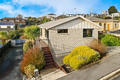 Mosgiel 3chambre Space, Sunshine, and Family-Friendly Living