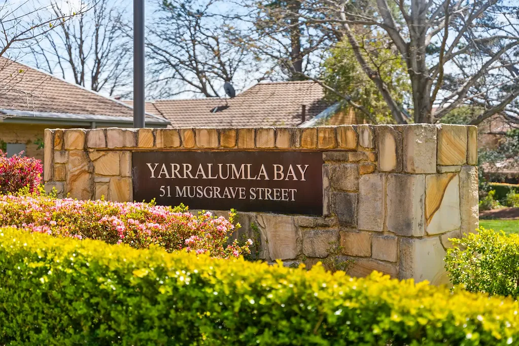 Yarralumla 2房  Private, Single-Level Living in Yarralumla