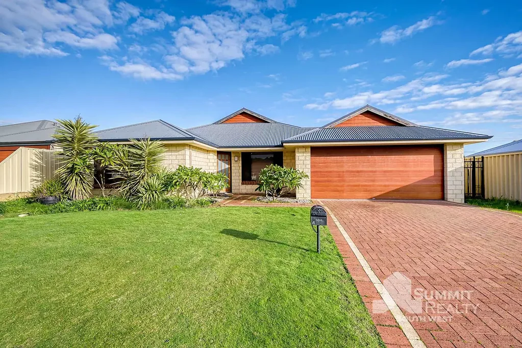 4 Sheriff Fairway, Dalyellup, WA 6230