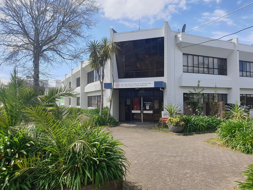 Epsom Flexible Dual-Level Office | For Lease