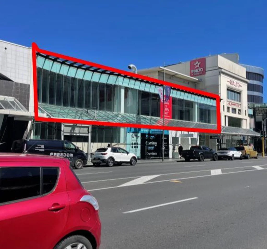 Newmarket Broadway Large Retail Opportunity