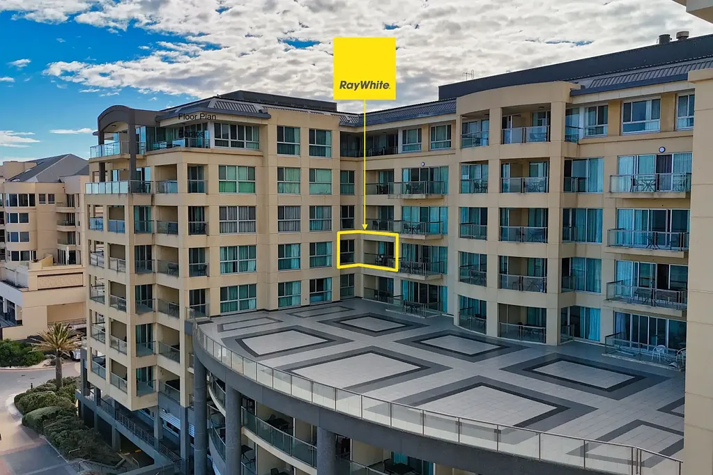 Glenelg 2 Bedroom Oceanfront Apartment Living: Every Day Feels Like A Holiday!