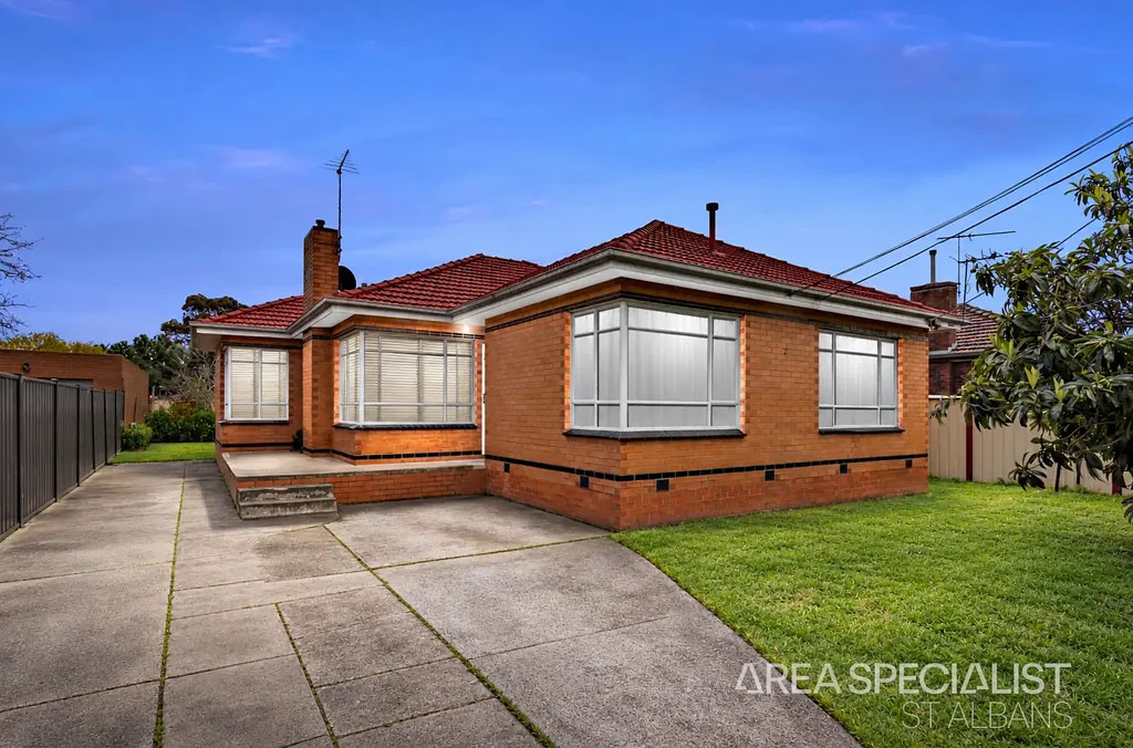 St Albans 4房 St Albans 黄金地段占地 649 平方米双重居住机会 Dual-Living Opportunity on 649m² in a Prime St Albans Location