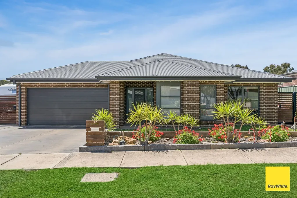 17 Amanda Drive, Maiden Gully, VIC 3551