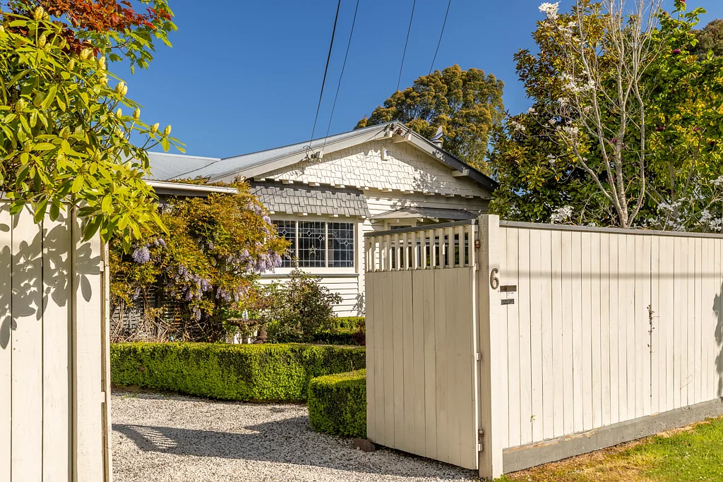 6 Cardiff Avenue, Somerfield, Canterbury