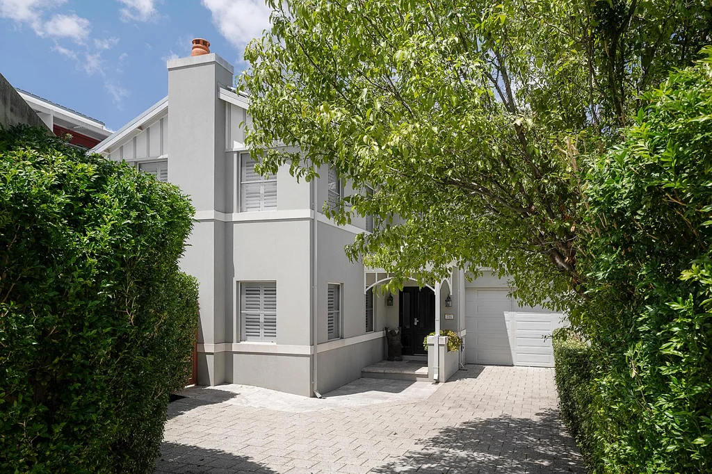 Mount Hawthorn 4房  A Private Family Oasis