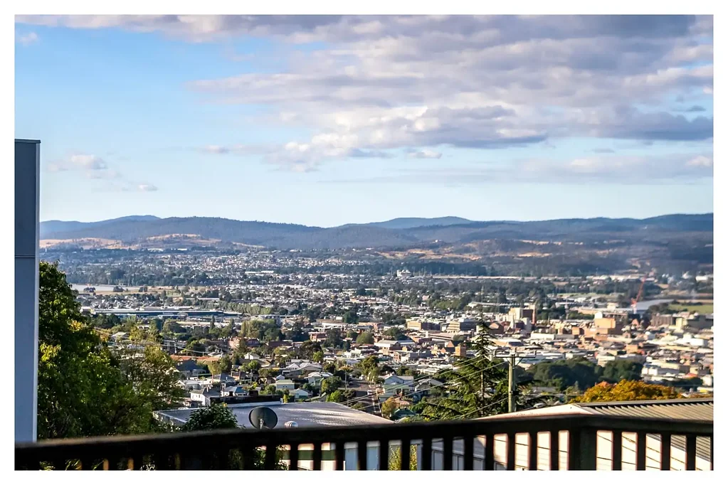 West Launceston 4房  THIS SPACE: Versatile Family Home