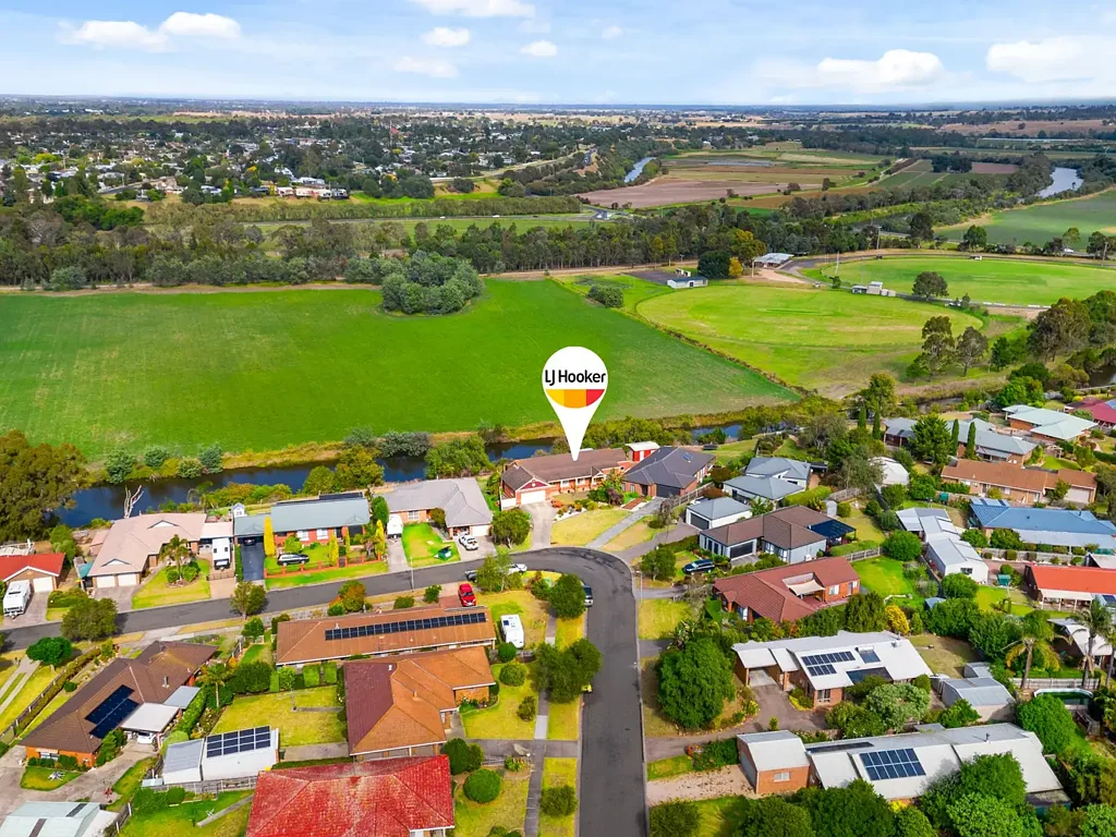 17 Bluff Court, Eastwood, VIC 3875