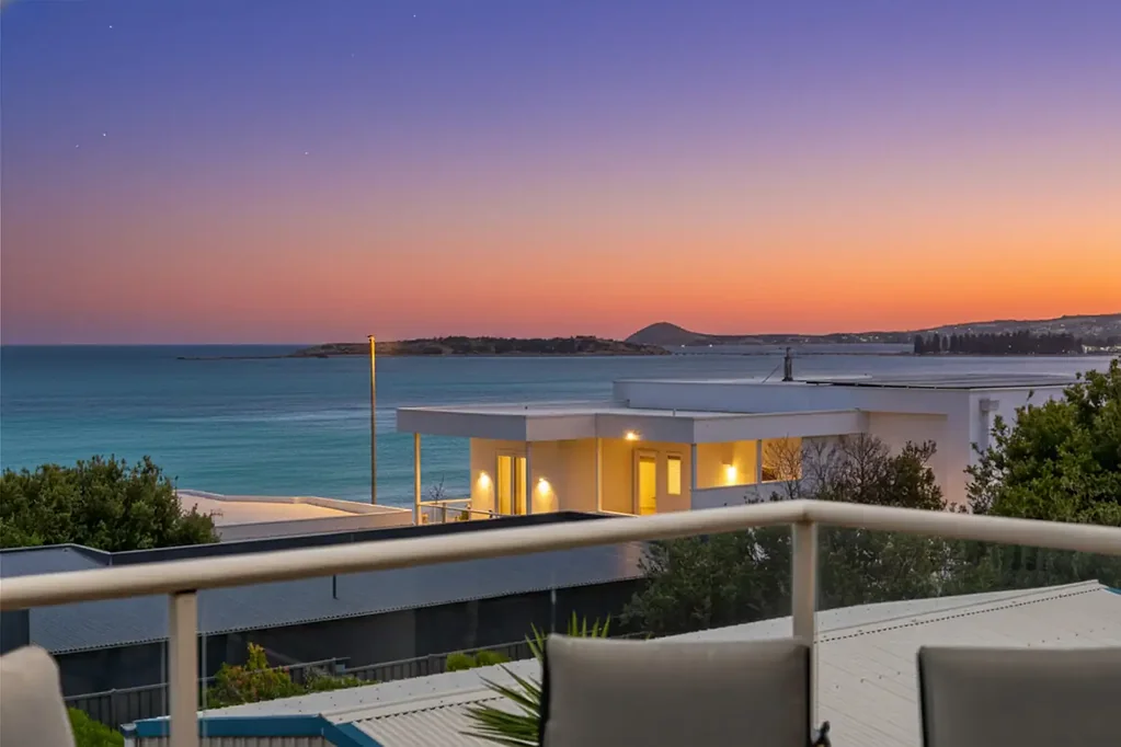 Hayborough 4Kwarto A Rare Coastal Retreat with Sweeping Ocean Views
