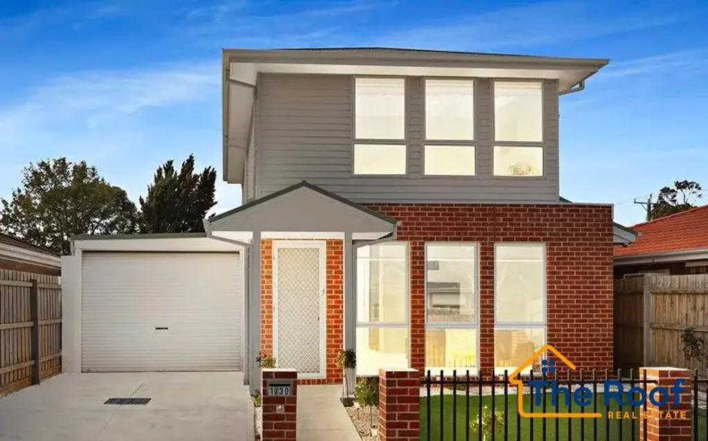 !! Charming Family Home for rent in Werribee Secondary College Zone !!