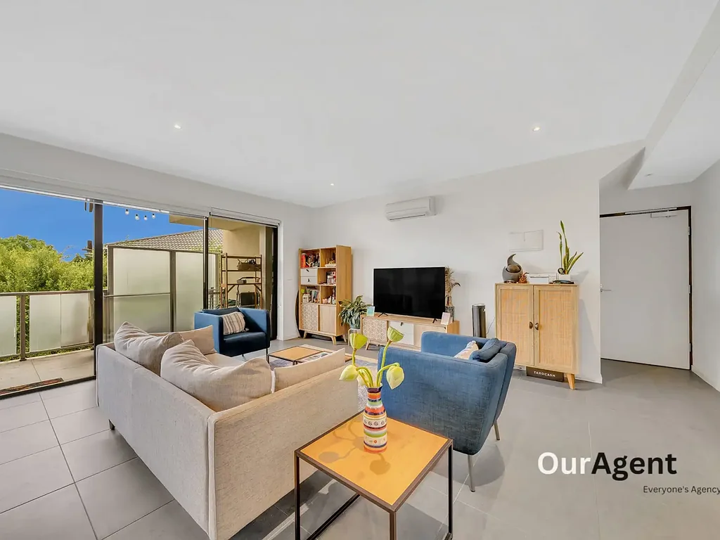 Ascot Vale 2房 顶楼尊享公寓 优越地理位置 海滨视野  高端Bosch电器  醇熟配套 顶级学区  舒适生活空间 安全停车 Oversized Entertainers Delight In Boutique Block