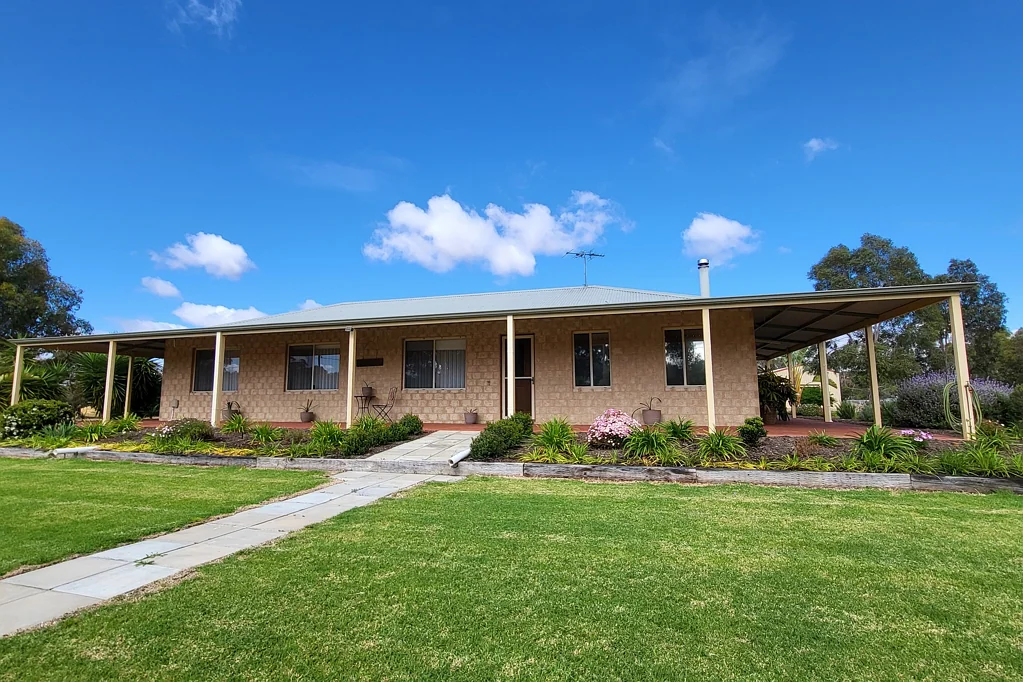 76 Unicorn Street, Wagin, WA 6315