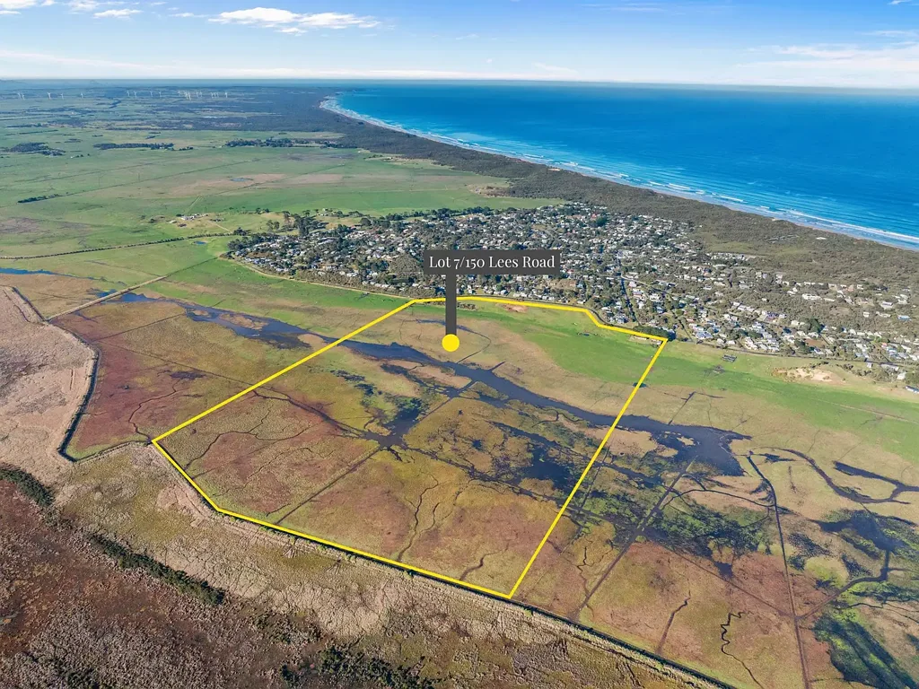 Venus Bay Exceptional 118-Acre Rural Lifestyle Property with Solid Brick Home