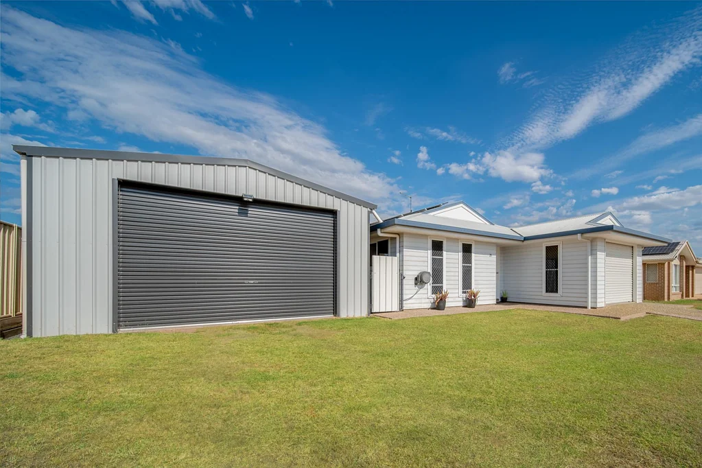 21 Lakeside Drive, Emerald, QLD 4720