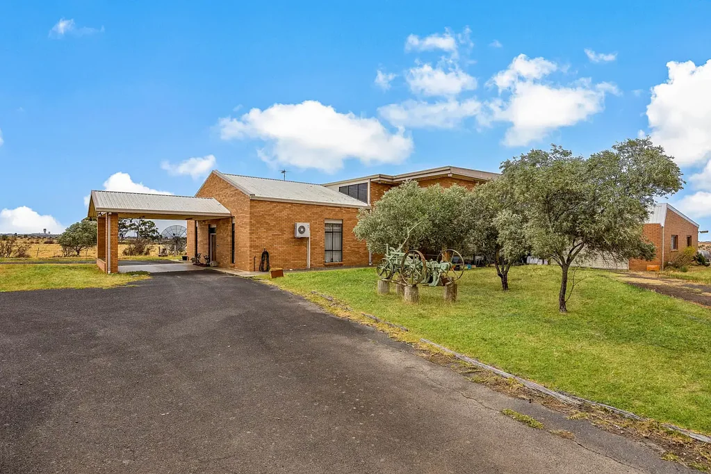 Bulla 3 Bedroom A World of Possibility on 110 Acres (Approx.)