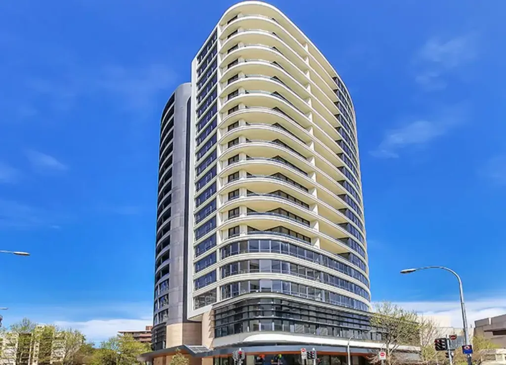 Stylish & Spacious Apartment with Huge Enclosed Balcony in the Heart of Bondi Junction
