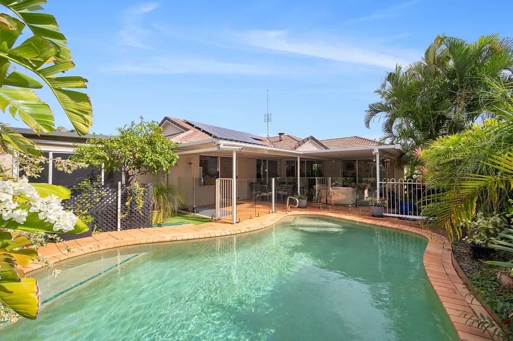 Sippy Downs 5房  A Large-Scale Family Residence with Exceptional Flexibility in Sippy Downs