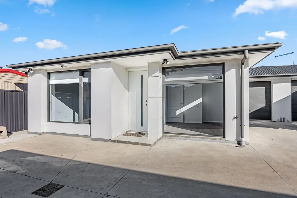 Stunning 3-Bedroom Home in Semaphore Park