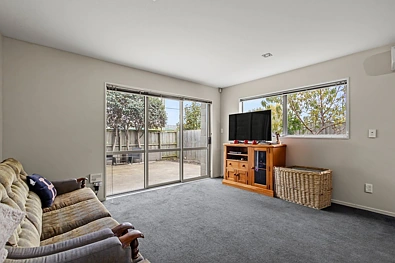 Low Maintenance, City-Fringe Living