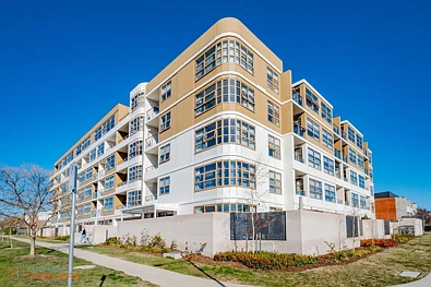 Coombs 2房  Stylish Living with Views