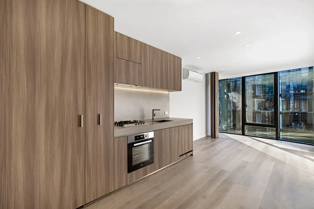 Melbourne 1 Bedroom Elegant One-Bedroom Retreat in the Heart of St Kilda Road