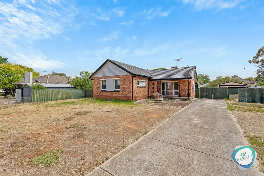Elizabeth Downs 3Habitaciones Massive Block with Endless Potential!
