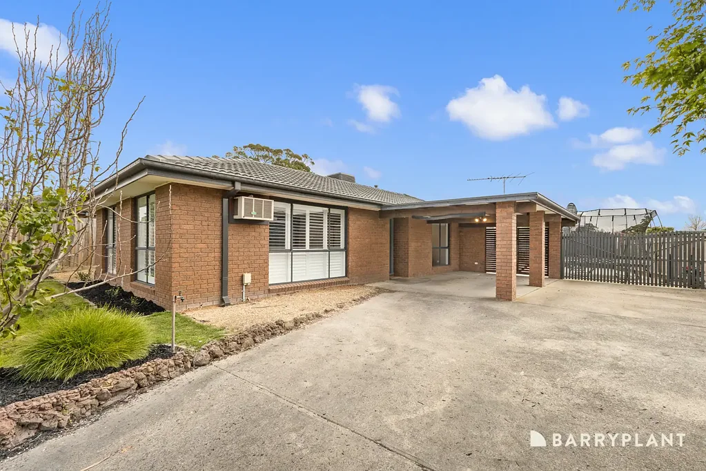 Pakenham 3ਬੈੱਡਰੂਮ Space, Style & Potential on 777sqm
