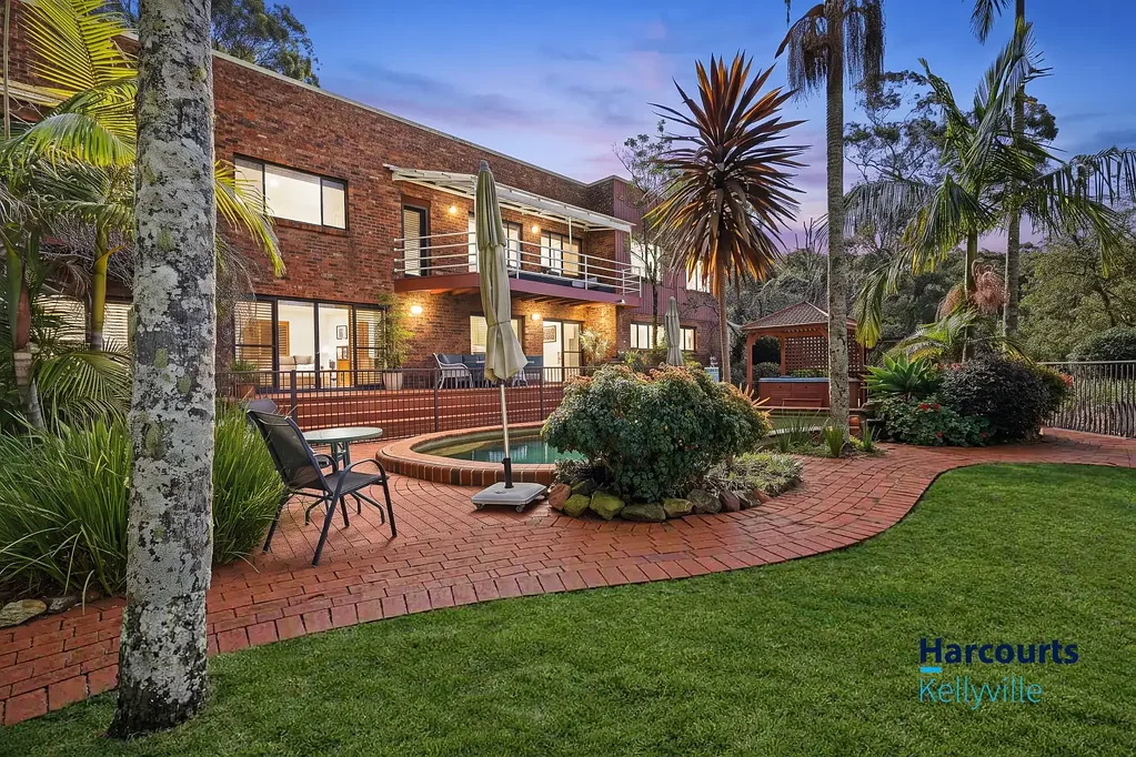 Kurrajong Heights 5 Bedroom Elevated Living. Unrivalled Views. A Lifestyle Beyond Compare.

5 BEDROOMS, 2.5 BATHROOMS, 3 PARKING SPACES. 14900 SQM LAND SIZE.