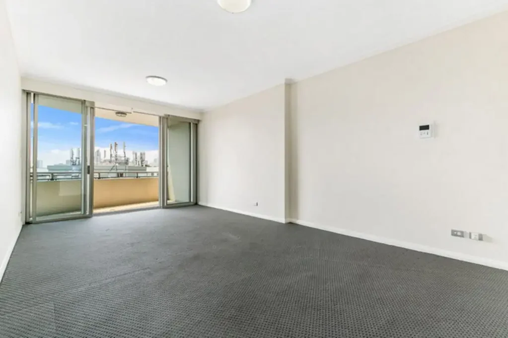 OPEN INSPECTION SATURDAY 18/07 @ 11:25AM - 11:45AM  -  Modern & Stylish 2 Bedroom Apartment in Waterloo For Lease