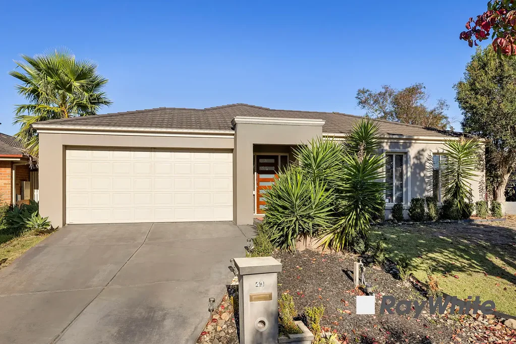 Narre Warren South 4غرفة نوم MODERN FAMILY ELEGANCE IN A PREMIUM NARRE WARREN SOUTH LOCALE!