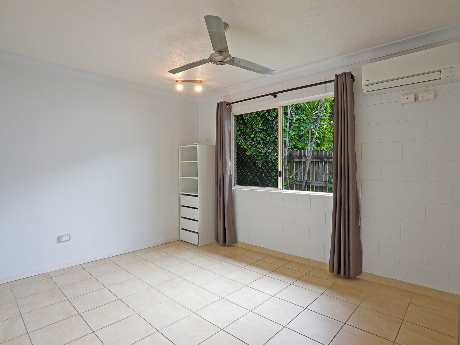 15 ESTATE ST, WEST END QLD 4810, 0房, 0浴, House