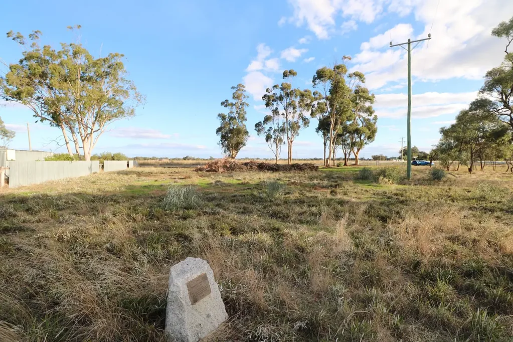 Calivil FORMER PRAIRIE WEST SCHOOL SITE
